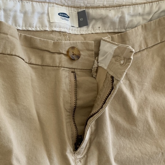 Old Navy Khaki Shorts - Picture 3 of 3